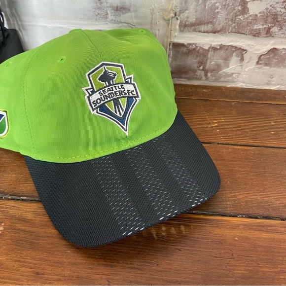 Adidas Bright Green Seattle sounders FC Cap - Picture 1 of 6